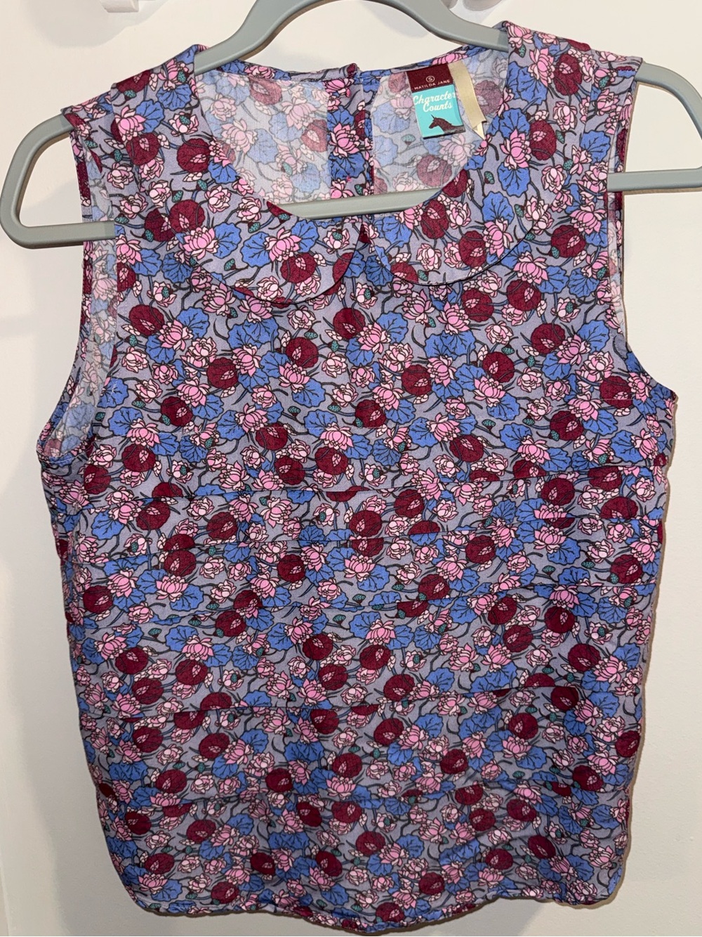 Sleeveless Floral Peter Pan Collared Top